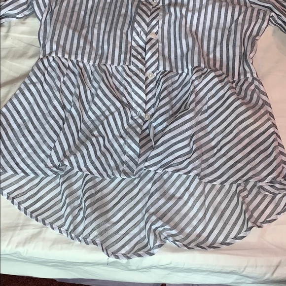 Button up blouse - Picture 3 of 4